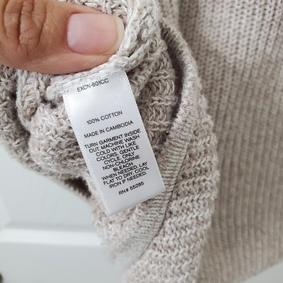 Express Women V-neck Cozy Cotton Oversized 3/4 Sleeve Sweater, Oatmeal, XS - Picture 5 of 5